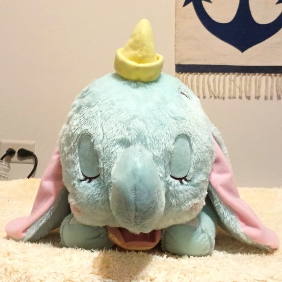 VGUC ~ Dumbo Elephant Disney's Sleeping Fun Fan Amuse SEGA 22" Plush Toy - Picture 1 of 8